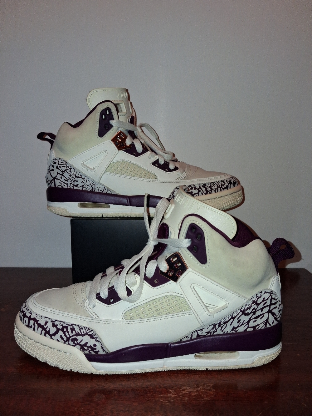 (GS) 5.5 Y , 7W- AIR JORDAN SPIZIKE , BORDEAUX. PRE-OWNED NO BOX.